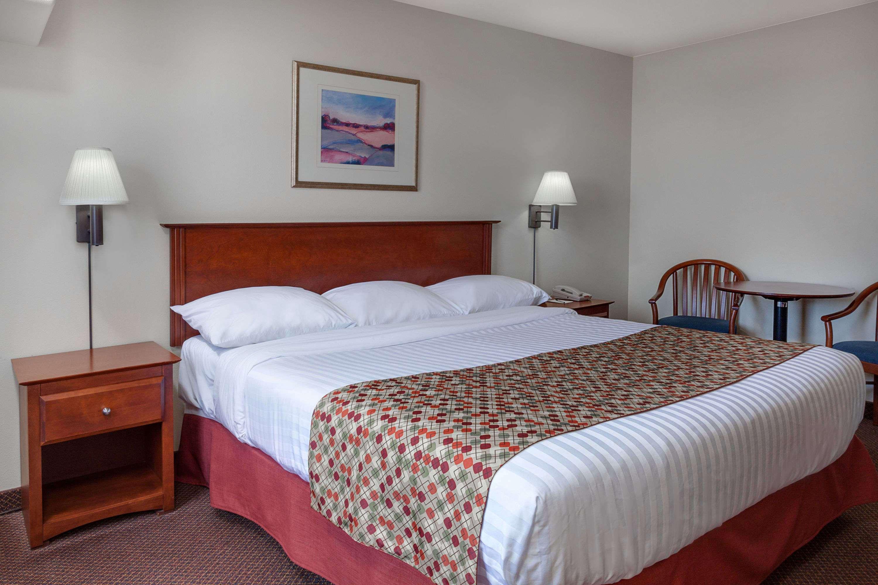 Super 8 by Wyndham Caraquet Hotel Bagian luar foto